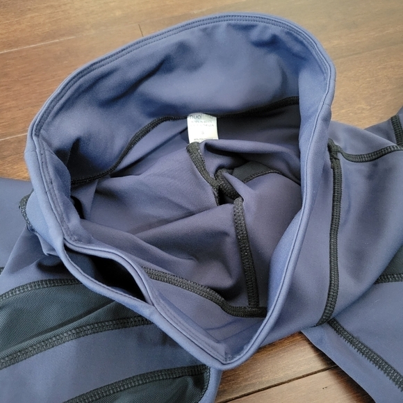 Nualime blue mesh panel 7/8 length athletic leggings- size S- made in USA - Picture 5 of 9